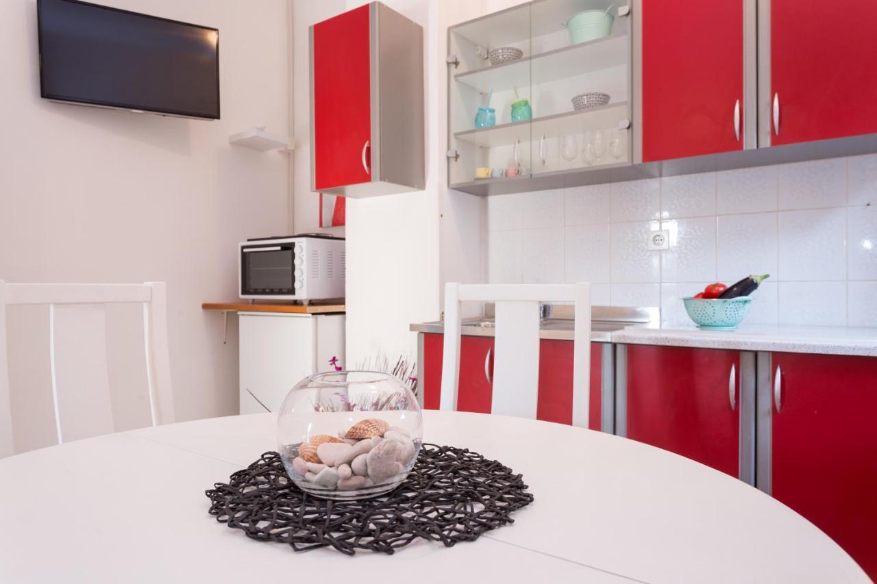 Lara - Apartment Near The Beach Vrbnik Exterior foto